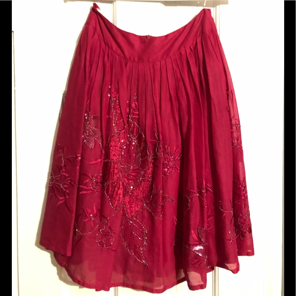 EUC Vintage French Connection Beaded Skirt in Fuchsia; Size 2- FITS LIKE SIZE 0